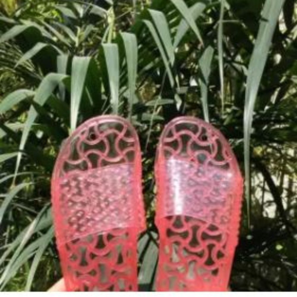 NWB Glow Up Pool Jelly Slides